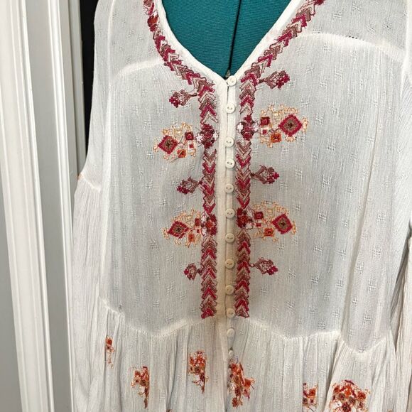 Free People Arianna Embroidered Button V Neck Ruffle Hem Tunic Peasant Blouse - Picture 9 of 14